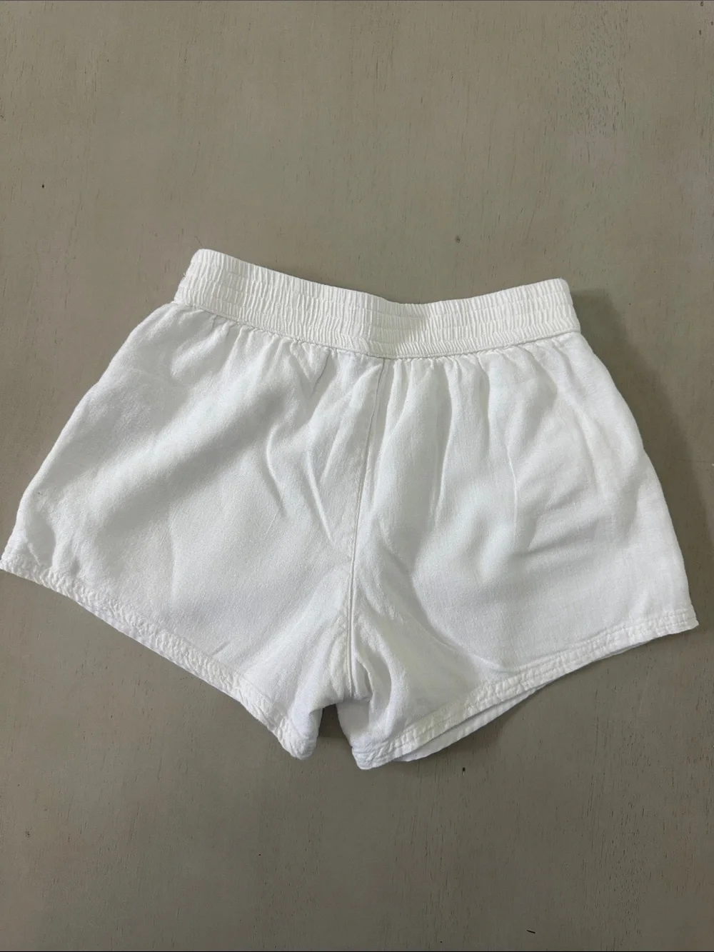 Abercrombie Kids White Pull On Drawstring Shorts - Size 9/10 - Like New